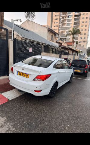 יונדאי אקסנט i25