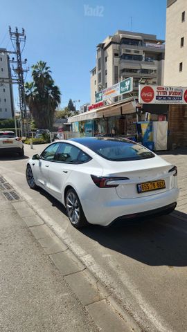 טסלה מודל 3