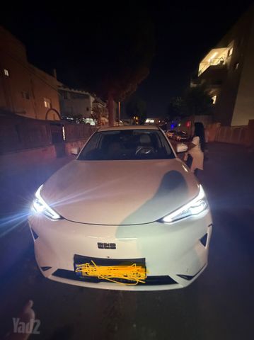 מודעת רכב ג׳ילי  גלקסי E5