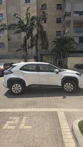 טויוטה יאריס קרוס