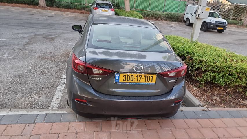 מאזדה 3