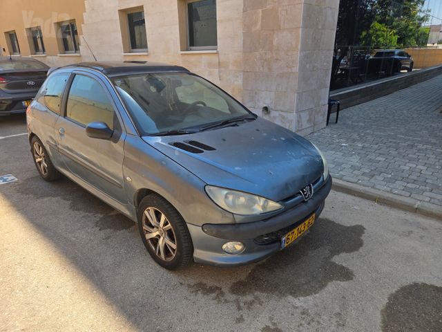 פיג'ו 206