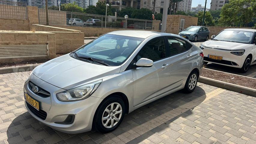 יונדאי אקסנט i25