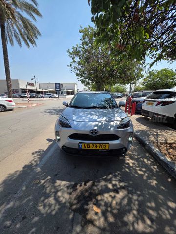 טויוטה יאריס קרוס