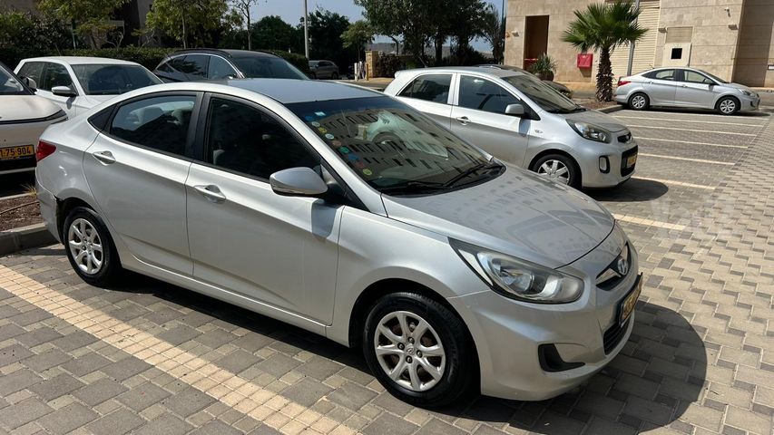יונדאי אקסנט i25
