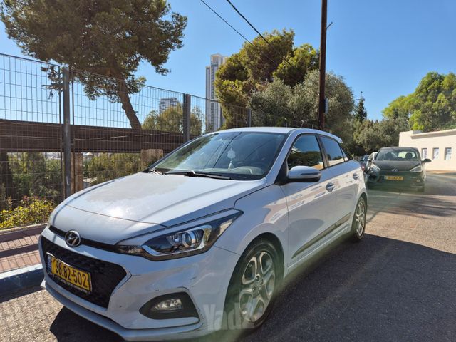 יונדאי i20