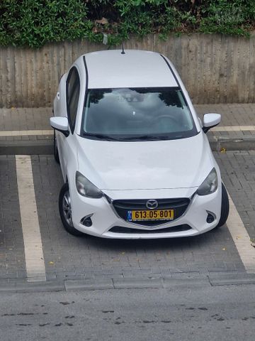 מודעת רכב מאזדה 2