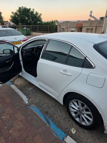 טויוטה קורולה
