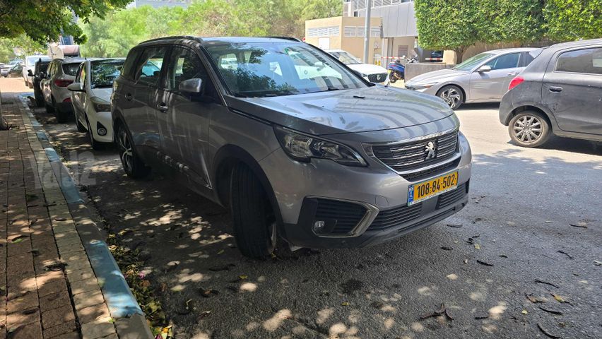 פיג'ו 5008