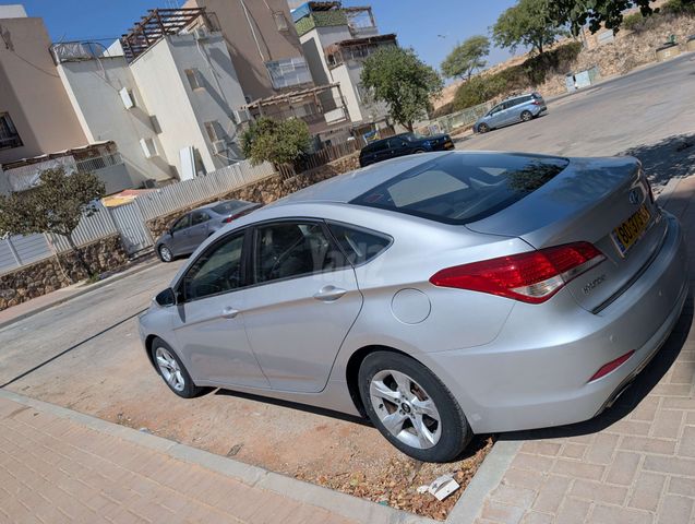 יונדאי i40