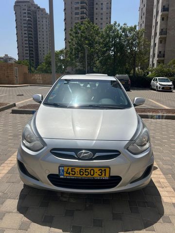 יונדאי אקסנט i25