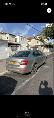 סקודה אוקטביה