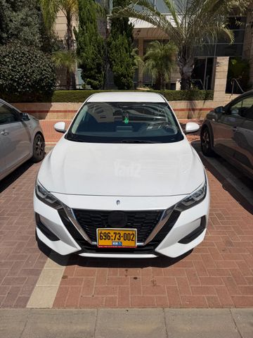 ניסאן סנטרה