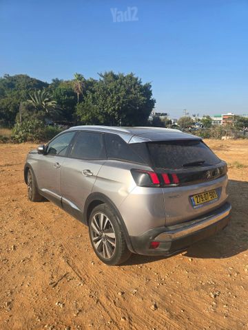 פיג'ו 3008