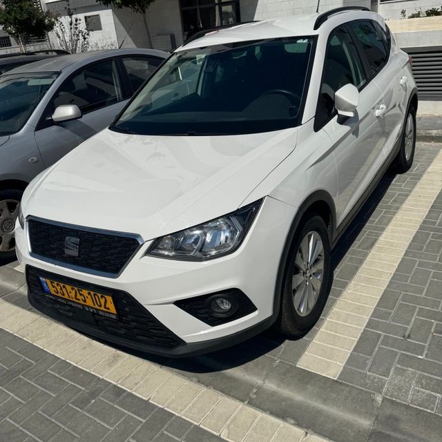 סיאט ארונה