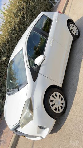 טויוטה יאריס