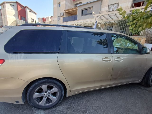 מודעת רכב טויוטה סיינה