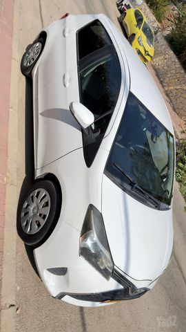 טויוטה יאריס