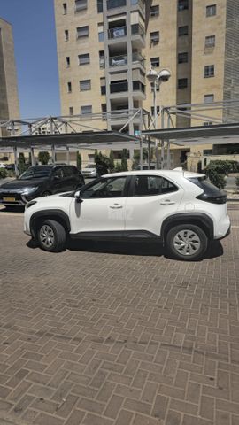 טויוטה יאריס קרוס