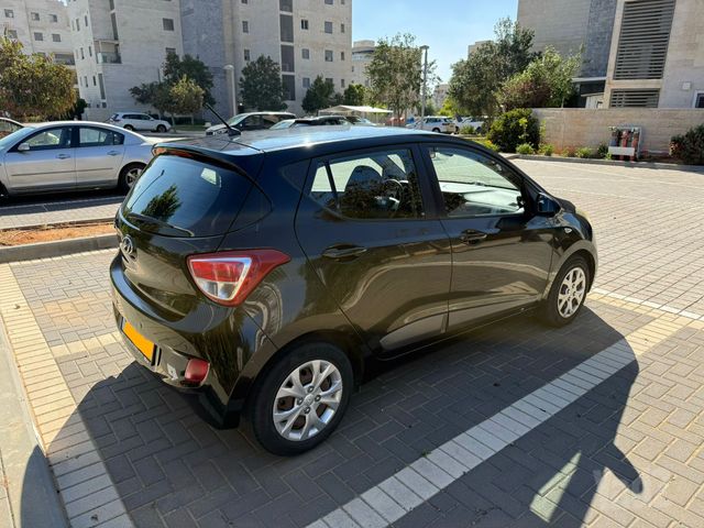 יונדאי i10
