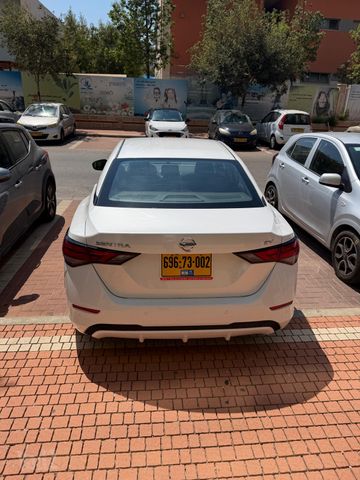 ניסאן סנטרה
