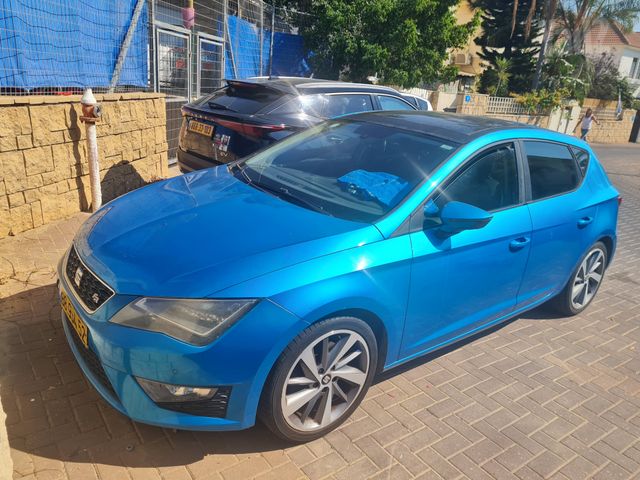מודעת רכב סיאט לאון