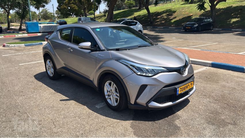 מודעת רכב טויוטה C-HR