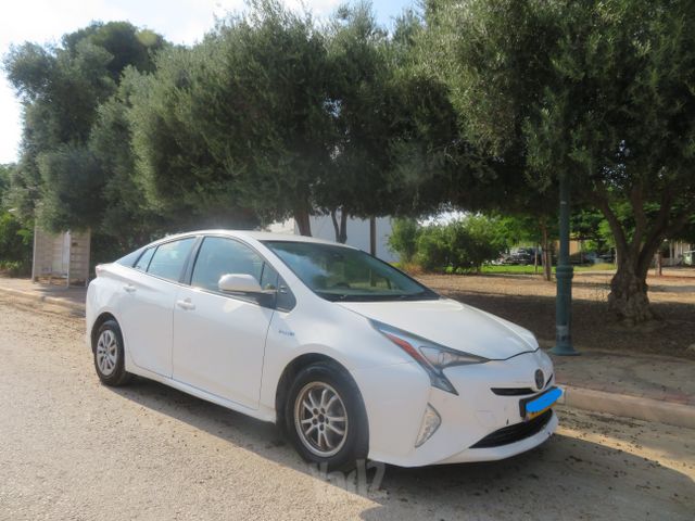 מודעת רכב טויוטה פריוס