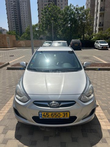 יונדאי אקסנט i25