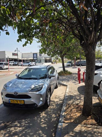 מודעת רכב טויוטה יאריס קרוס