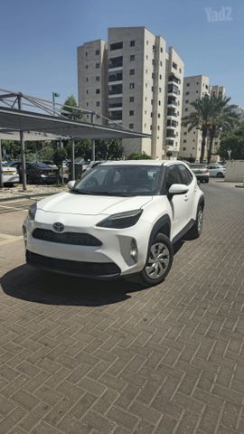 מודעת רכב טויוטה יאריס קרוס