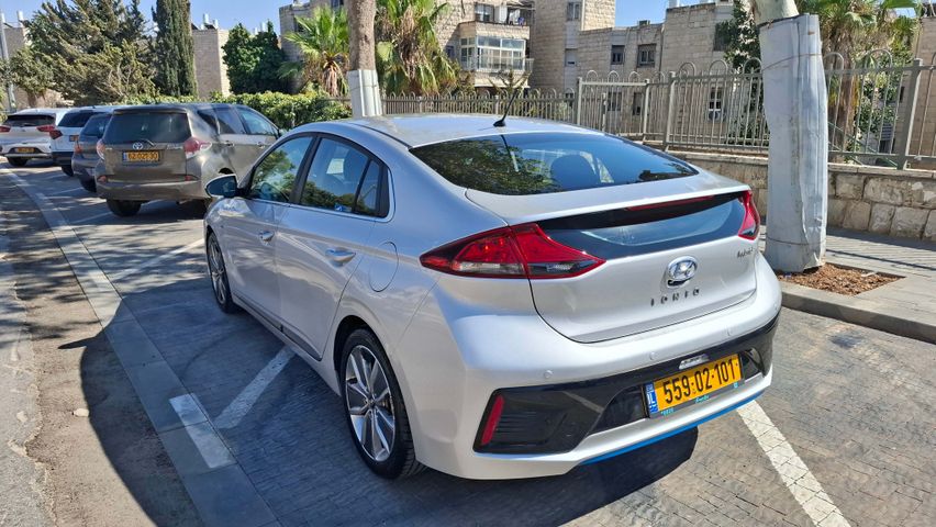 יונדאי איוניק