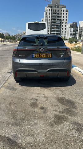 אם ג'י MG4