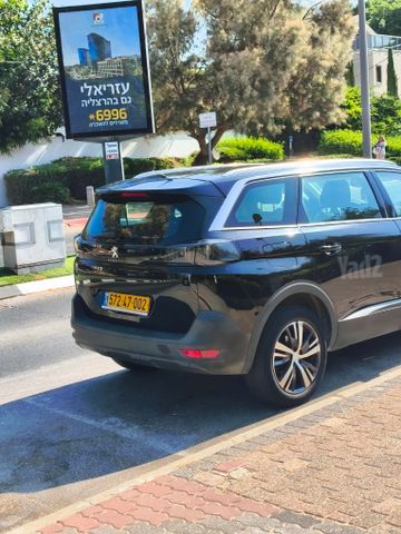 פיג'ו 5008