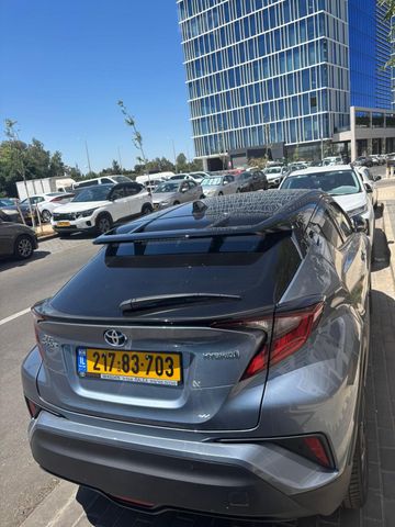 מודעת רכב טויוטה C-HR