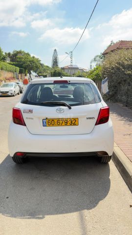 טויוטה יאריס