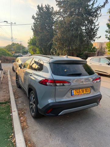 טויוטה קורולה קרוס