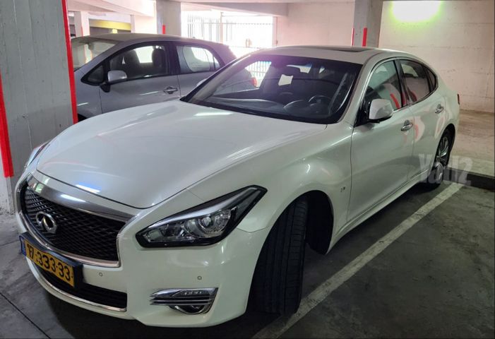 אינפיניטי Q70