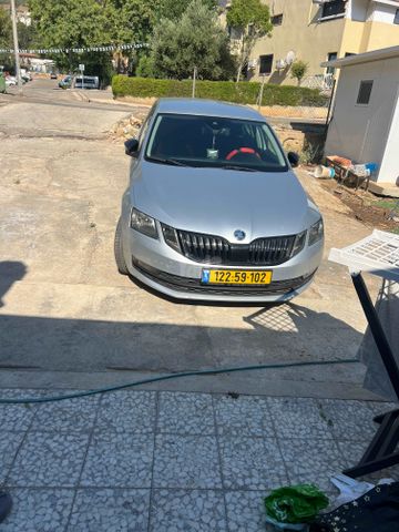 סקודה אוקטביה