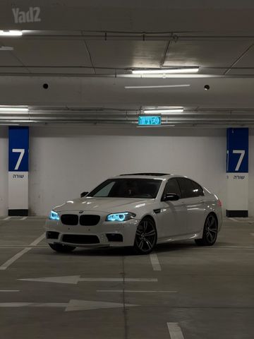 ב מ וו M5
