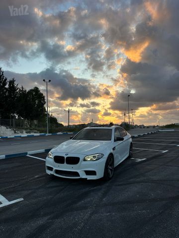 ב מ וו M5