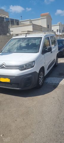 מודעת רכב סיטרואן ברלינגו