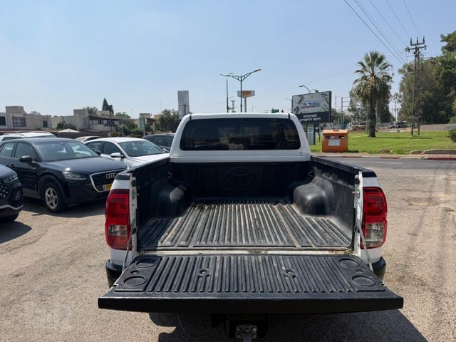 טויוטה היילקס