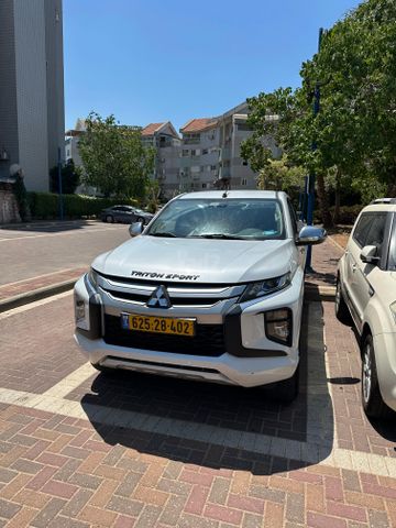 מודעת רכב מיצובישי טרייטון / L200