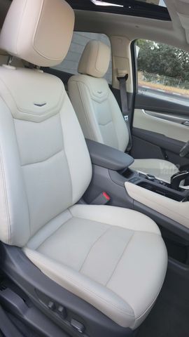 קאדילק XT5