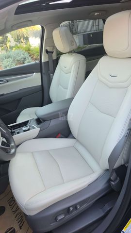 קאדילק XT5