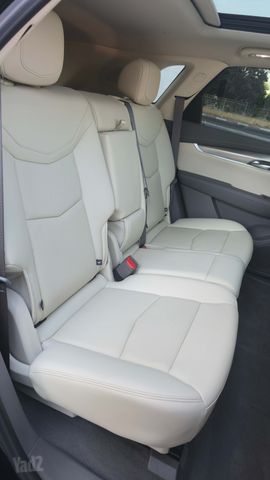קאדילק XT5