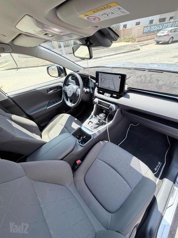 טויוטה RAV4