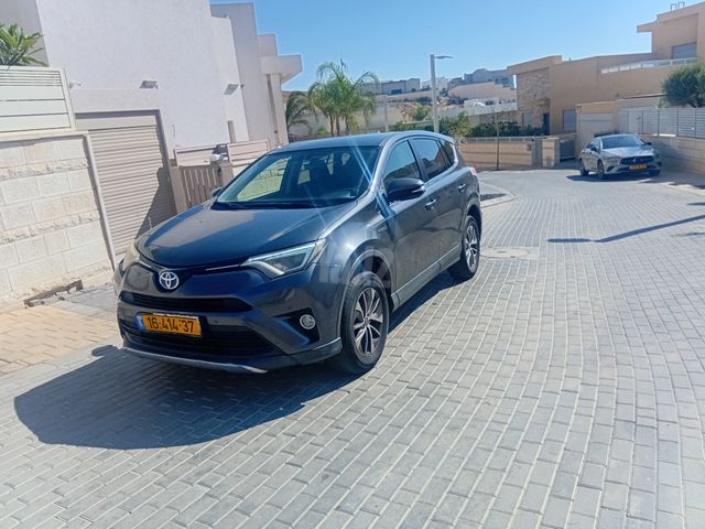טויוטה RAV4