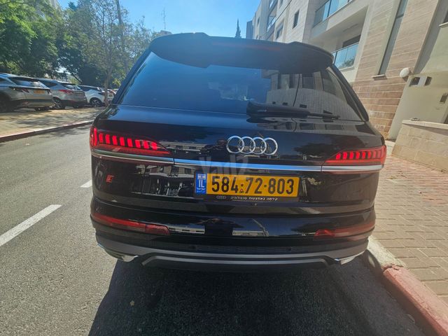 מודעת רכב אאודי Q7